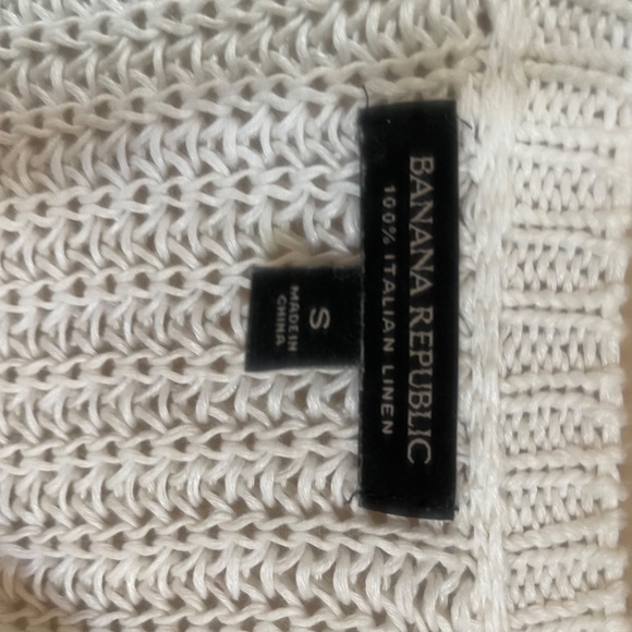 SOLD!!  Banana Republic White Summer Sweater Sz.S EUC - Picture 2 of 5